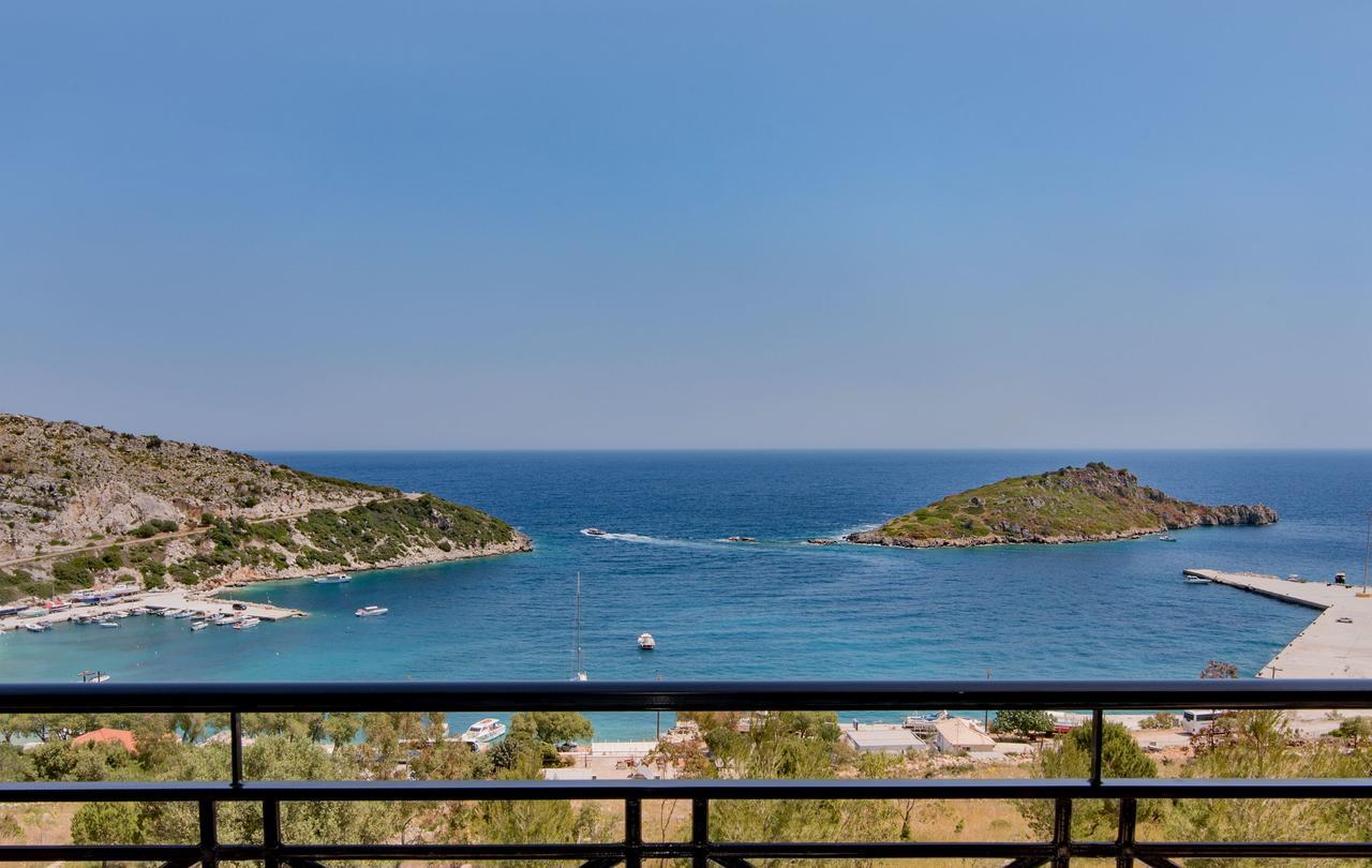 Coastal Paradise Found - Komis' Private Pool Retreat Vila *