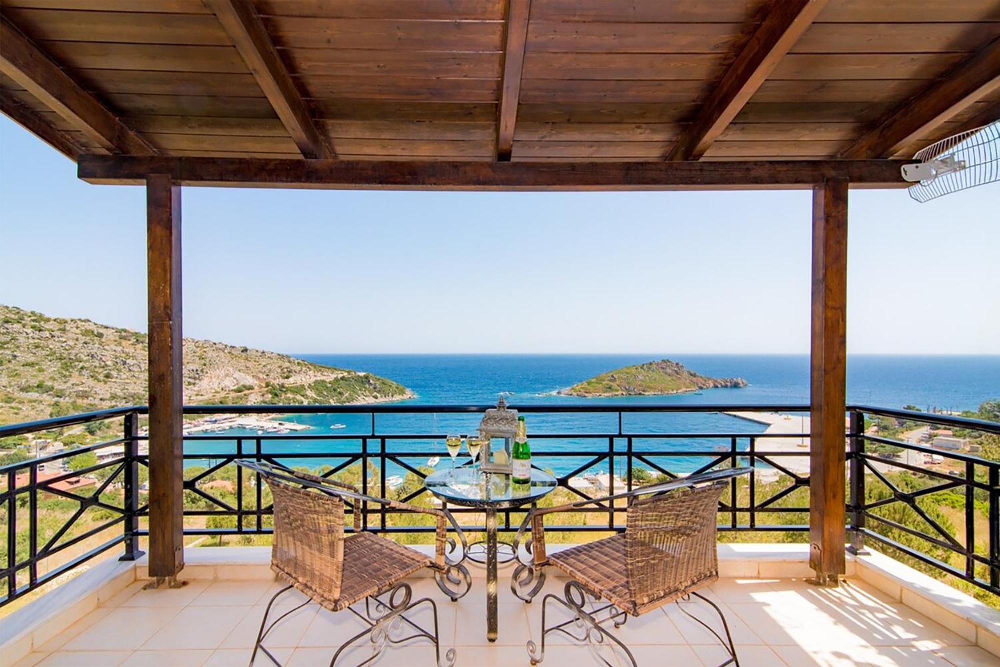 Villa Coastal Paradise Found - Komis' Private Pool Retreat Agios Nikolaos (Zakynthos)